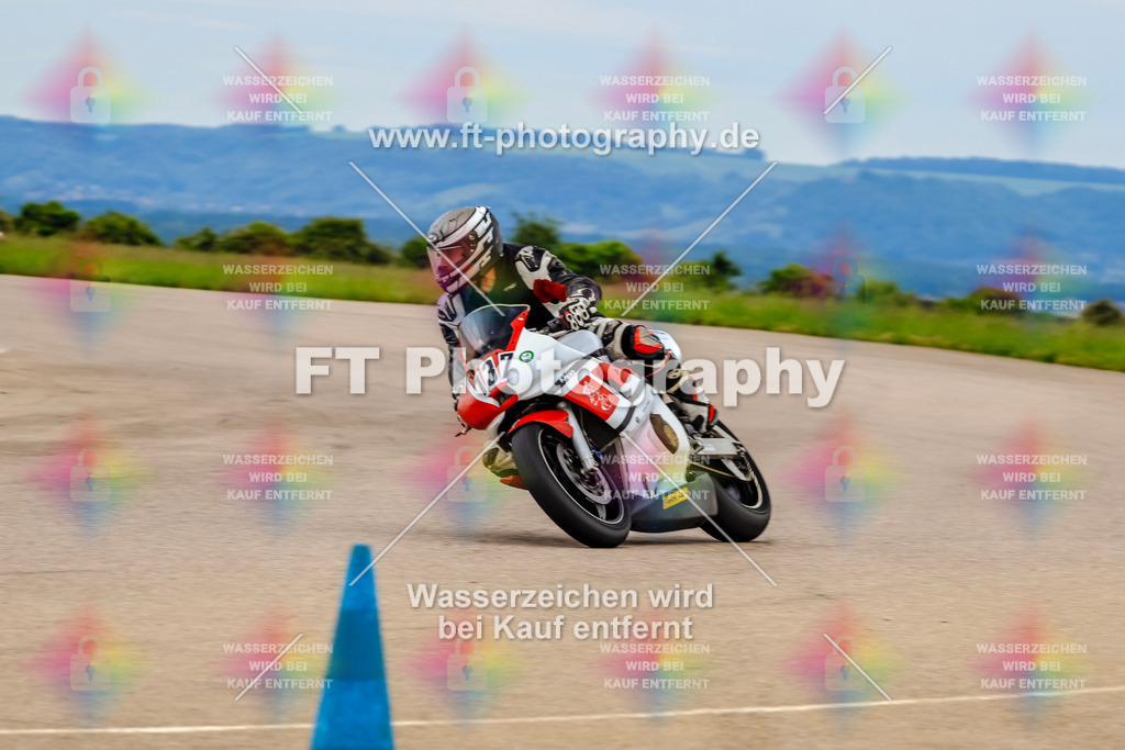 MotoTeam-2812 | Hier findet Ihr Bilder von Touristenfahrten auf der Nürburgring Nordschleife oder von anderen Veranstaltungen die ich besucht habe. Viel Spass beim Durch Schauen 