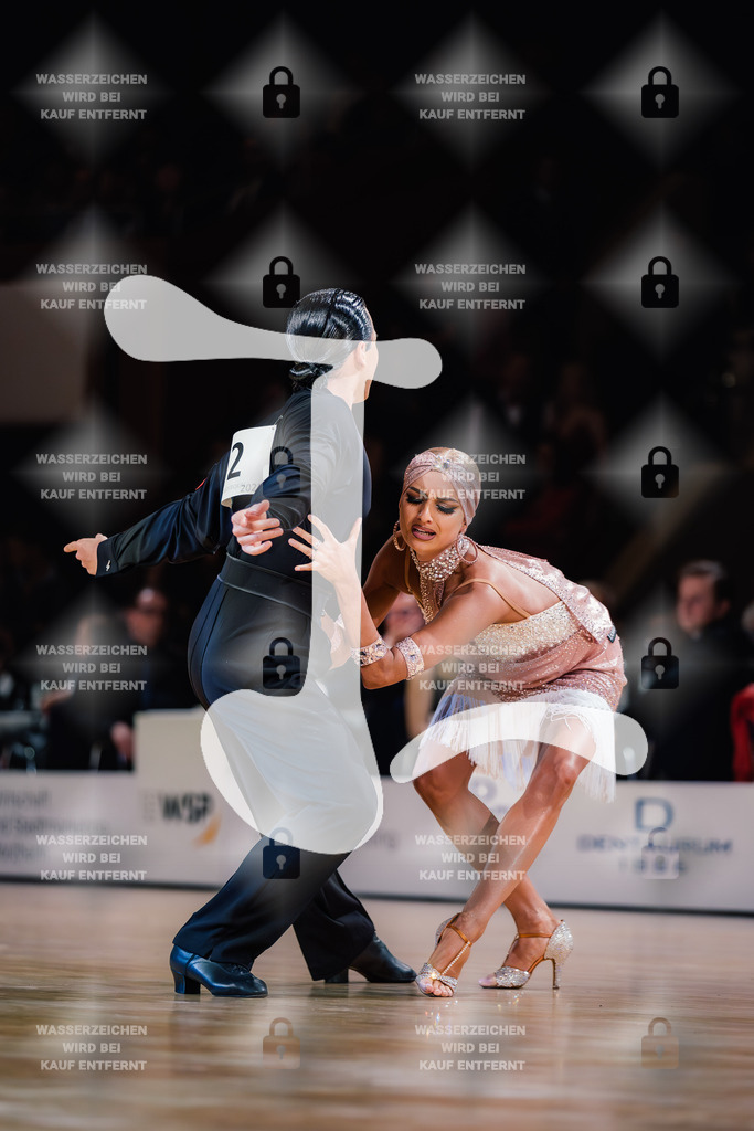 Goldstadtpokal 2025 - WDSF World Open Latin 3rd (2) Winson Tam _ Anastasia Novikova (Hong Kong)-2025-01-25-2285 | Webshop for digital downloads and prints of dance sport, event & show photographer Julian Link - Realisiert mit Pictrs.com