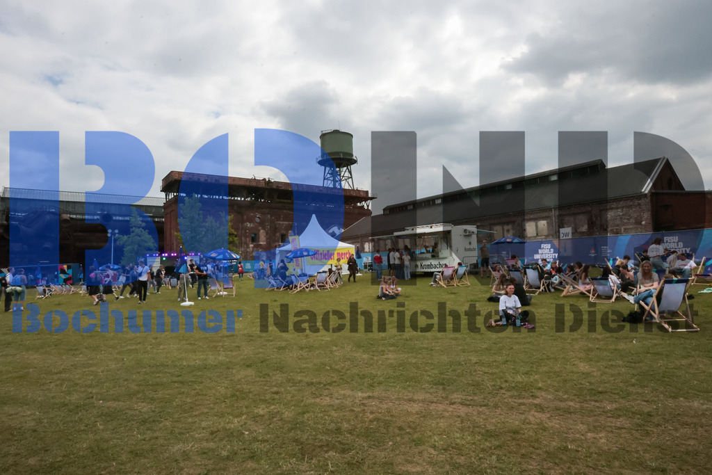 SES_TTG3X320250717-173 | bond - Realisiert mit Pictrs.com