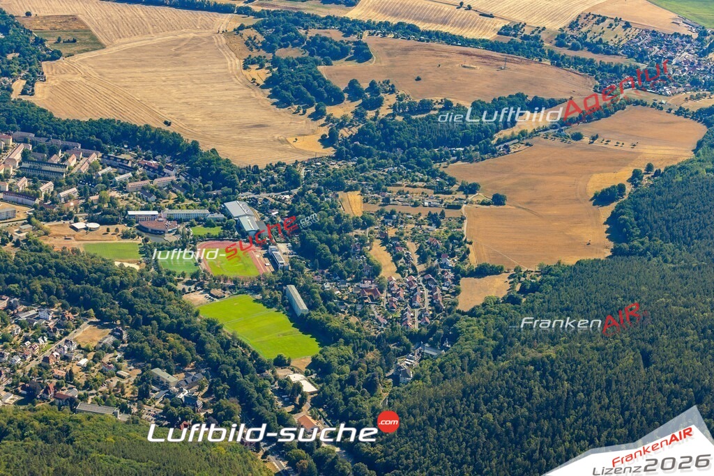 Das Luftbild der Stadt Bad Blankenburg wurde 2022 vom Flugzeug heraus erstellt (keine Drohnen-Aufnahmen) Aufnahmehöhe ca.450 Meter- hohe Bildauflösung und Druck-Qualität. Garantiert!