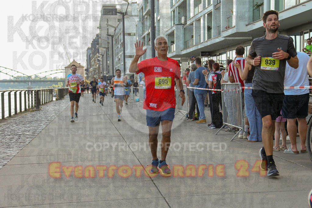 250920_1447_EX1_7570 | Sportfotografie im Rhein-Sieg Kreis, Köln, Bonn, NRW, Rheinland Pfalz, Hessen, etc. Unser Tätigkeitsfeld umfasst den Laufsport vom Volkslauf über den Marathon, Duathlon, Triathon bis zum Ultralauf wie Kölnpfad Ultra oder Schindertrail.