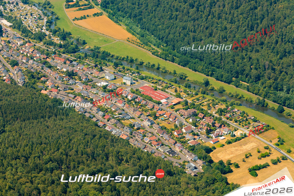 Das Luftbild zeigt : Röderweg Gemünden am Main - Die Luftaufnahme wurde 2023 vom UL-Flugzeug aus erstellt ( keine Drohne ) - Hochauflösende Luftaufnahme - Für grossformatige Ausdrucke geeignet. Die Geschenkidee !Mit Lizenz und Bildrechte bestellbar