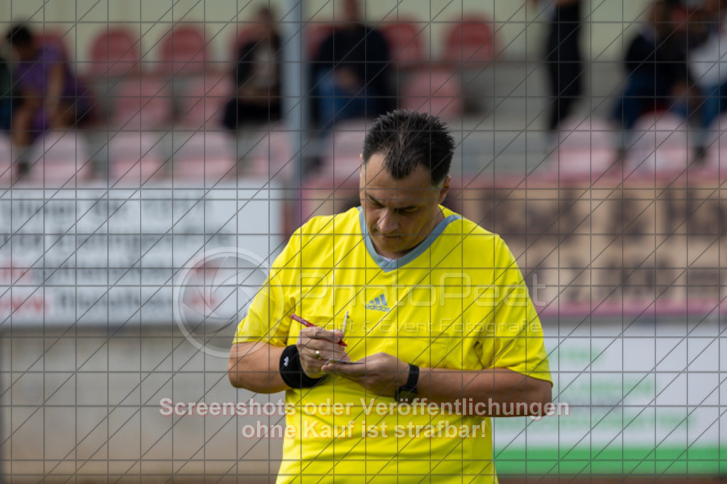 20250928_130344_0065 | #,1.FC Donzdorf (schwarz) vs. TV Derendingen (rot), Fussball, Frauen-Verbandsliga Württemberg, 03. Spieltag, Saison 2025/2026, Rasenplatz Lautertal Stadion, Süßener Straße 16, 73072 Donzdorf, 28.09.2025 - 13:00 Uhr,Foto: PhotoPeet-Sportfotografie/Peter Harich