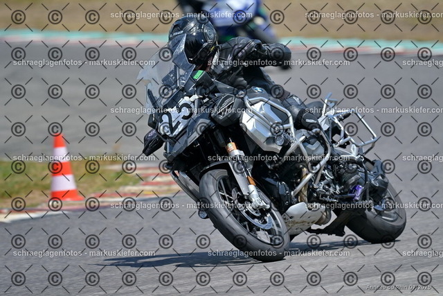 25bt04-1210 | markuskiefer.com - Realisiert mit Pictrs.com