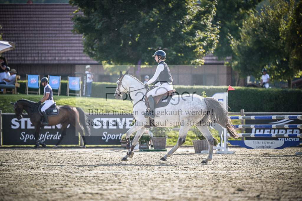 DOS_0453 | Entdecke hochwertige Reitturnierfotos von Foto Oger. Professionell, emotional und authentisch – jetzt Lieblingsmomente im Shop bestellen.Deutschlandweite Turnierfotografie. - Realisiert mit Pictrs.com