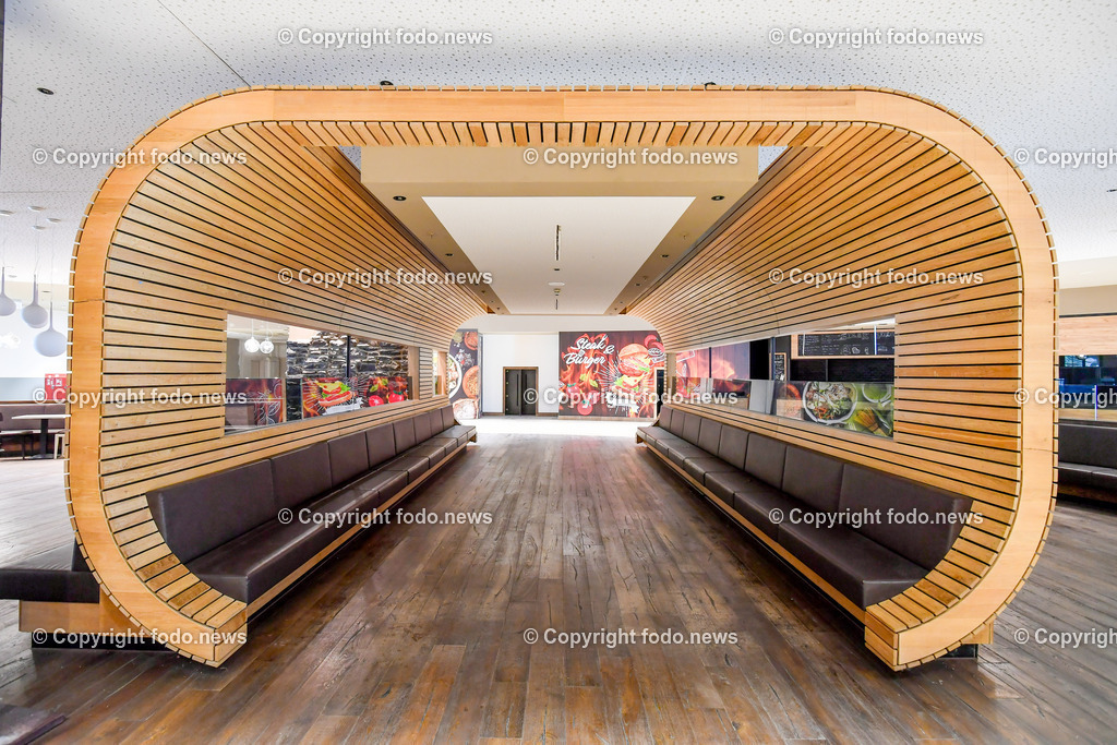 Deutschland_ Baden-Wuerttemberg_ Ulm_ 11.04.2025-6 | 11.04.2025, Deutschland, GER, Baden-Wuerttemberg, Ulm, im Bild Themenbild, Blautal-Center, Einkaufszentrum, geschlossen, Leerstand, Rolltreppen, Verkaufsflaeche, Geschaefte, Feature, Symbolbild, Das Blautal-Center ist ein am 29. Oktober 1997 eroeffnetes ehemaliges Einkaufszentrum in Ulm, sein Betrieb wird seit 2024 eingestellt. Mit einer Gesamtflaeche von 44.500 m² war es eines der groeßten Einkaufszentren Sueddeutschlands