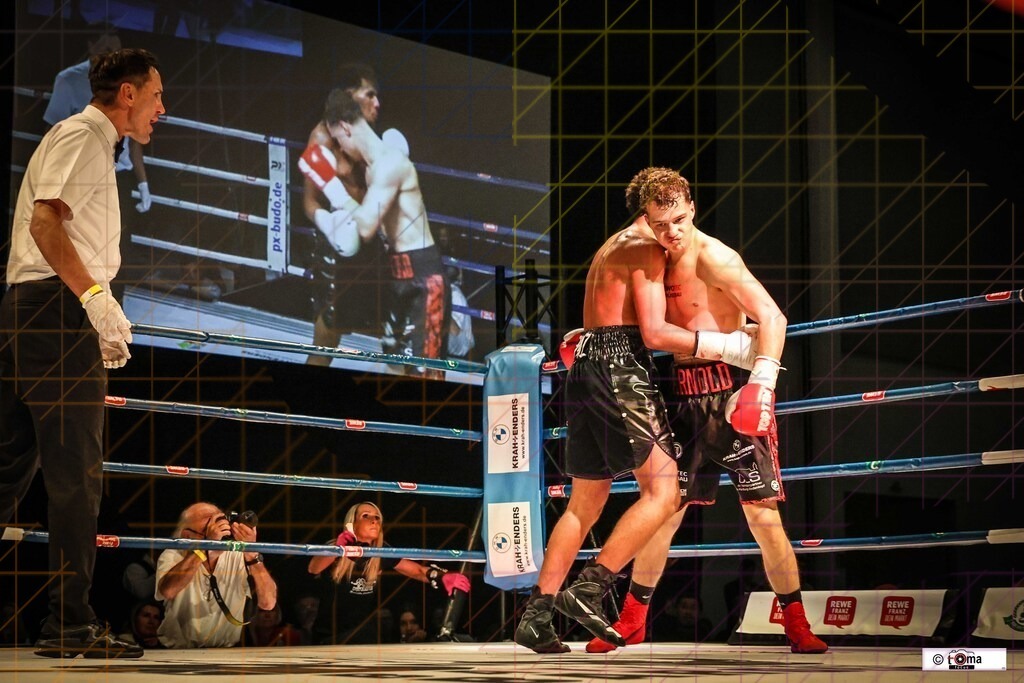 BoB 2026 Arnold vs. Faiz-65 | professionelle Sport- und Eventfotografie von Tomafocus – dynamische Bilder, emotionale Momente und hochwertige Aufnahmen für jeden Anlass. - Realisiert mit Pictrs.com