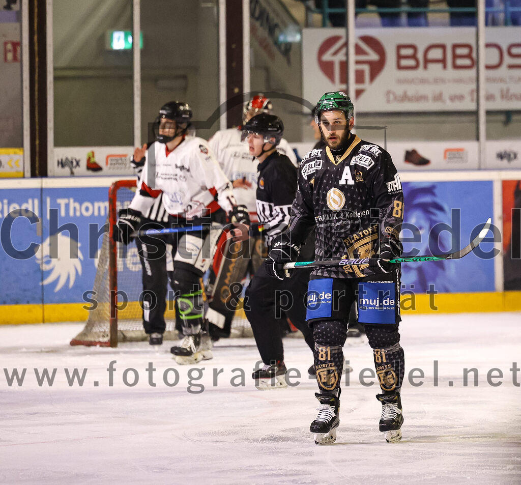 2024-03-08_016_TSV_Erding_gegen_EHC_Koenigsbrunn | Erding, Deutschland, 08.03.2024:
Eishockey, Bayernliga Playoffs 2023 / 2024, 1. Spieltag, TSV Erding gegen EHC Königsbrunn, Endergebnis: 3:0

Maximilian Forster (Erding Gladiators, #81)

Foto: Christian Riedel / fotografie-riedel.net