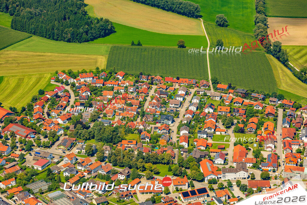Luftaufnahme der Stadt Aßling - Die Luftaufnahme wurde 2025 vom UL-Flugzeug heraus erstellt ( keine Drohne ) - Hochauflösende Luftaufnahme - für professionelle Ausdrucke geeignet. Die Geschenkidee !Mit Lizenz und Bildrechte bestellbar