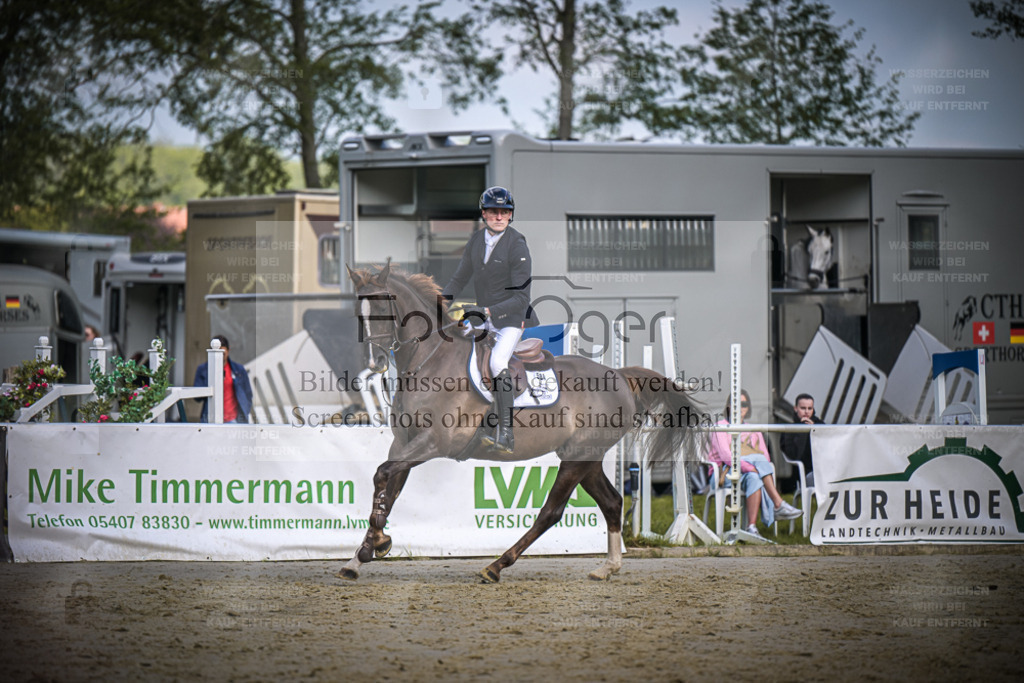 DOS_4475 | Entdecke hochwertige Reitturnierfotos von Foto Oger. Professionell, emotional und authentisch – jetzt Lieblingsmomente im Shop bestellen. - Realisiert mit Pictrs.com