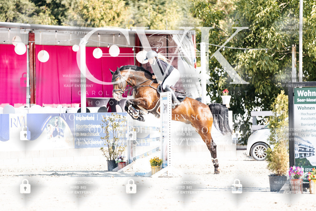CK902518 | Turnierfotografie Pferdefotografie Trier Rheinland-Pfalz Pferdesport Reitsport Tierfotografie Sportfotografie Pferdevideo Pferdevideografie Equestrianvideography equestrianphotography  - Realisiert mit Pictrs.com