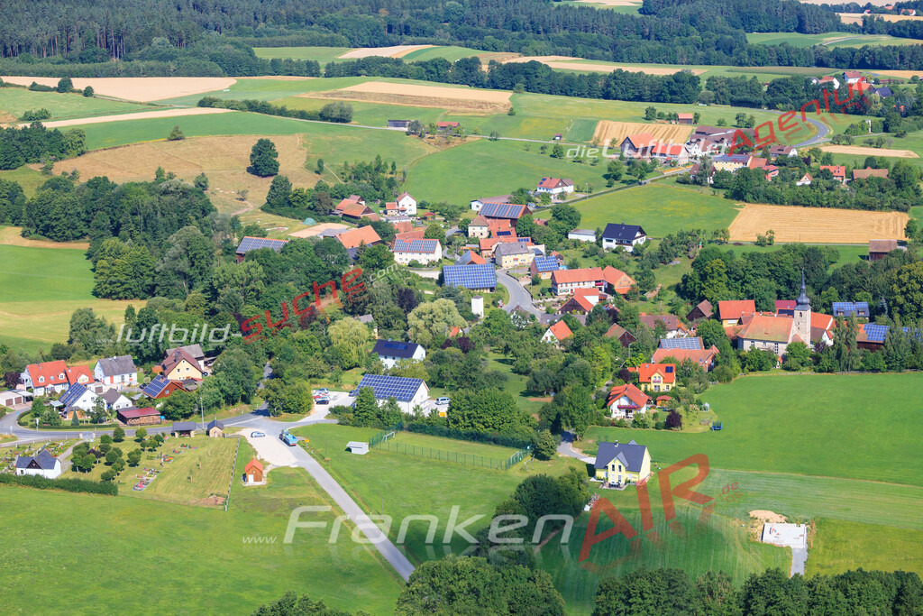 Luftbild von Neustaedtlein Eckersdorf - Luftaufnahme wurde 2014 von https://frankenair.de mittels Flugzeug (keine Drohne) erstellt - die Geschenkidee