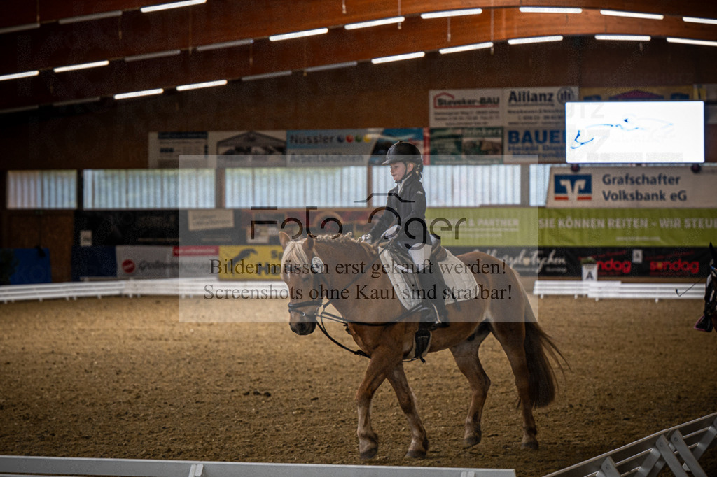 DOS_0434 | Entdecke hochwertige Reitturnierfotos von Foto Oger. Professionell, emotional und authentisch – jetzt Lieblingsmomente im Shop bestellen.Deutschlandweite Turnierfotografie. - Realisiert mit Pictrs.com