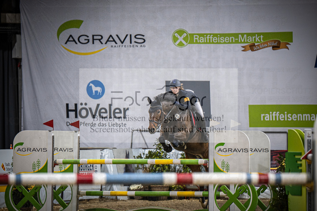 DOS_1187 | Entdecke hochwertige Reitturnierfotos von Foto Oger. Professionell, emotional und authentisch – jetzt Lieblingsmomente im Shop bestellen.Deutschlandweite Turnierfotografie. - Realisiert mit Pictrs.com
