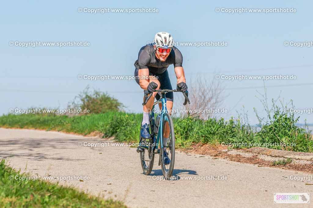 484_AR7_4229 | Neusiedlersee Radmarathon 2026@sportshot_your_pictrs #yourpictures#roadtowm2029 #nrm #neusiedlerseeradmarathon #neusiedlersee #neusiedlerseetourismus #burgenland #mörbisch #nrm26 #burgenlandtourismus #voglundco #poweredbyburgenlandtourismus #radsport #rad #marathon #ucigranfondo #visitburgenland #ucigranfondoworldseries