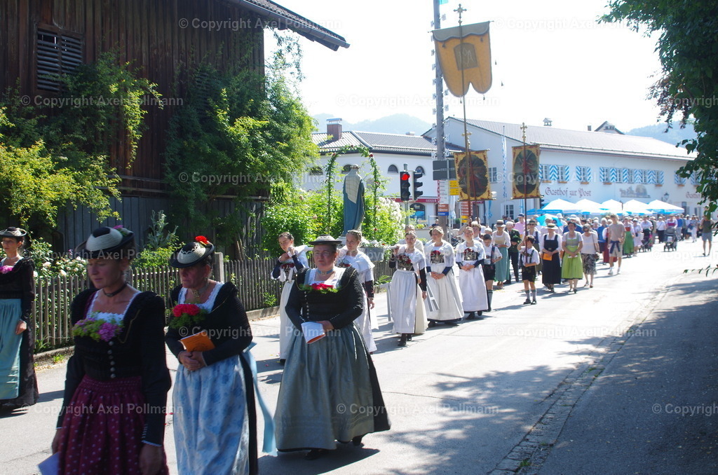 IMGP4245 | fotografiert von Axel PollmannLeonhardi Wallfahrt Benediktbeuern und Murnau, Fronleichnam, Fasching, Landschaft im Loisachtal und Benediktbeuern  - Realisiert mit Pictrs.com