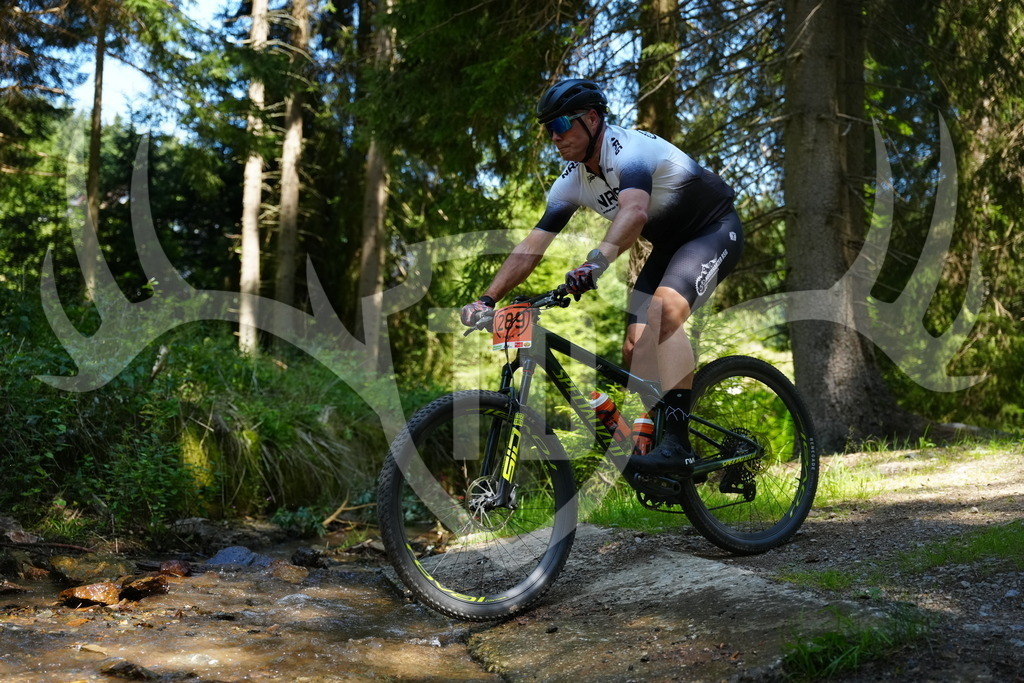 FC101675 | Fotogalerie der Treibjagd im Dunkelwald - Dein MTB Etappenrennen im Erzgebirge - Realisiert mit Pictrs.com