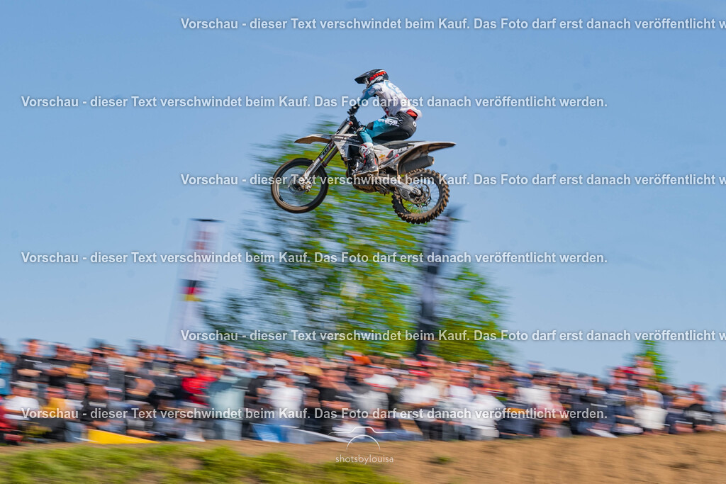 04_27_Masters-8604 | Sportfotografin aus Berlin-Brandenburg mit Fokus auf Motocross. Ich halte deine sportliche Leistung und echte Emotionen auf und neben der Strecke professionell fest. Entdecke die Fotos von deinem Rennen und bestelle sie direkt hier im Shop.
