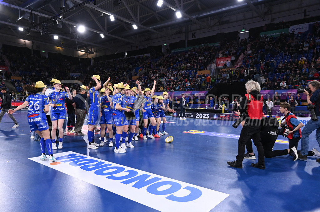 Kloten-Dietlikon Jets vs Skorpion Emmental Zollbrück - 15. April 2023 | Kloten-Dietlikon Jets vs Skorpion Emmental Zollbrück
Stimo Arena, Kloten
Kloten-Dietlikon Jets sind Unihockey Schweizer Meisterinnen 2022/23.
Bild: Sportfotografie Markus Aeschimann | www.markus-aeschimann.ch - Realisiert mit Pictrs.com