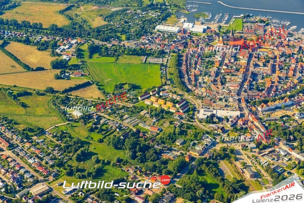 Luftbild der Stadt Barth - Die Luftaufnahme wurde 2025 vom UL-Flugzeug heraus erstellt ( keine Drohne ) - Hochauflösende Luftaufnahme - für professionelle Ausdrucke geeignet. Die Geschenkidee !Hier alle&nbsp;Infos zur Lizenzierung der LuftaufnahmeWir fliegen auch dieses Jahr wieder in Ihre Region um Luftbilder zu erstellen.- Luftbild anfragen