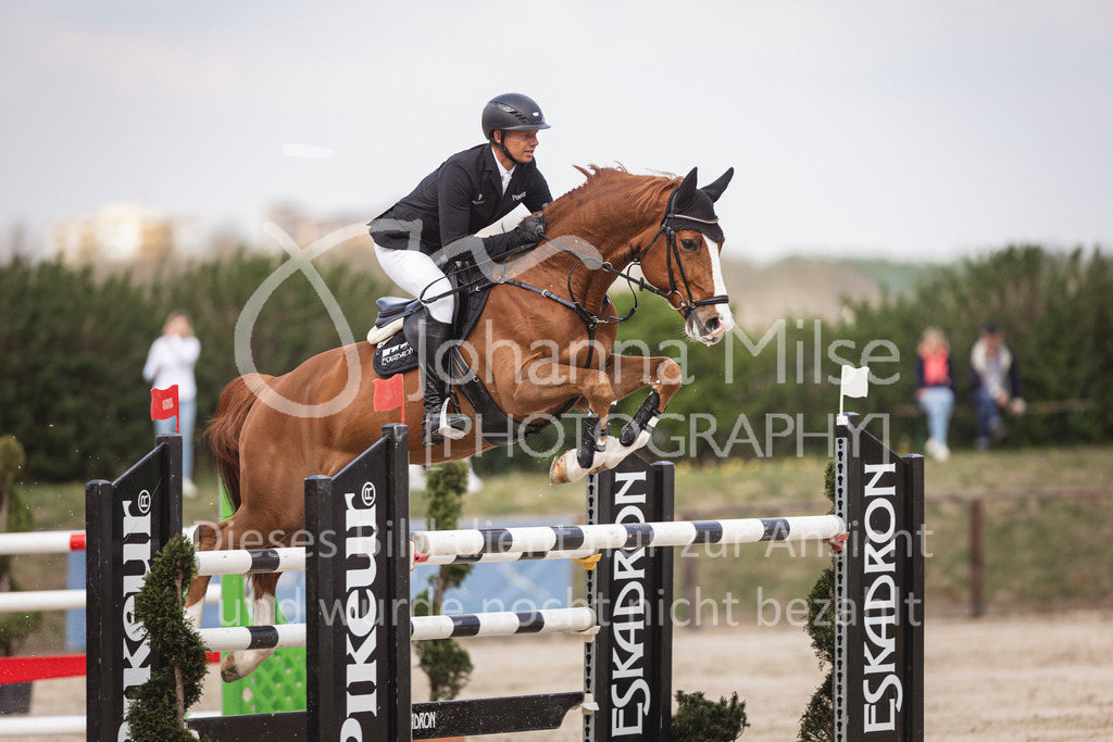 250416_M2-Springen-448 | Deine schönsten Turniermomente als professionelle Fotos! Entdecke hochwertige Pferdesport-Fotografie im Online-Shop. Jetzt Fotos finden & bestellen!