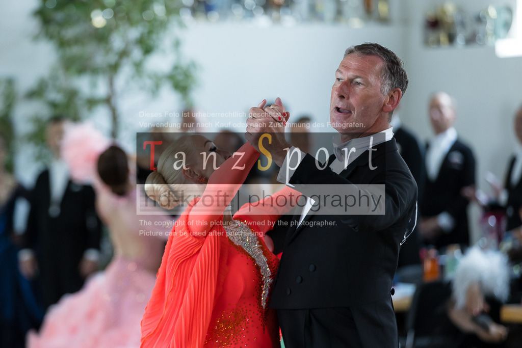 20240525_RL-Masters3-Std_4722 | Tanzsportbilder, Standardtanz, Lateintanz, WDSF, DTV, LTVB, dancecomp, goc, hessen tanzt, blaues band der spree, walzer, tango, wiener walzer, slowfox, quickstepp, samba, rumba, cha-cha-cha, paso doble. jive, hd-kroft photography, turniertanzsport