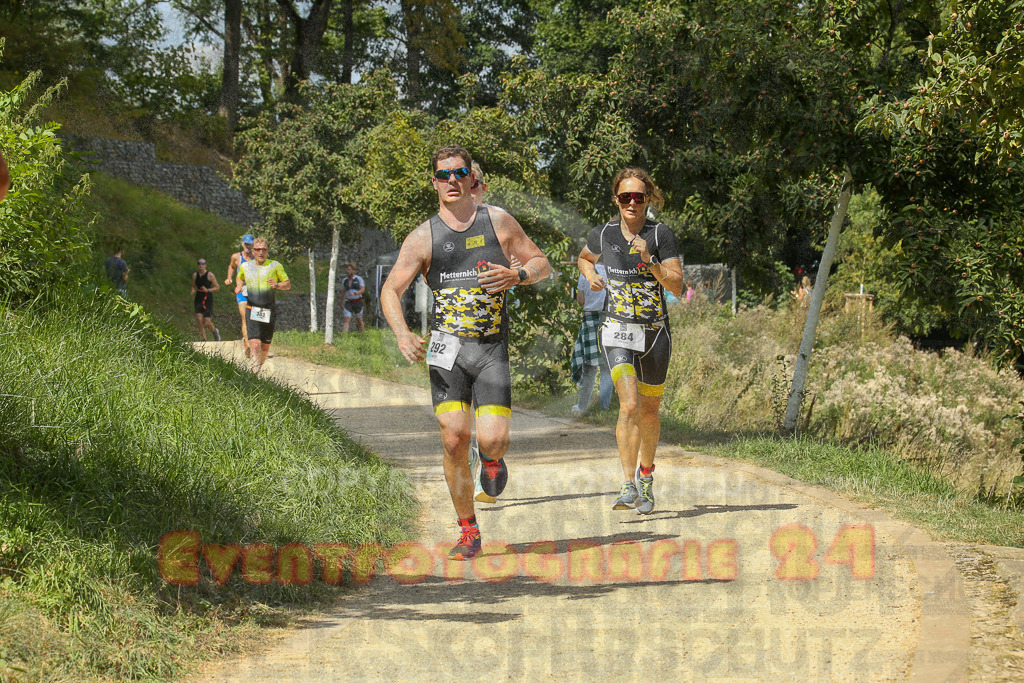 250824_1333_EX1_2803 | Sportfotografie im Rhein-Sieg Kreis, Köln, Bonn, NRW, Rheinland Pfalz, Hessen, etc. Unser Tätigkeitsfeld umfasst den Laufsport vom Volkslauf über den Marathon, Duathlon, Triathon bis zum Ultralauf wie Kölnpfad Ultra oder Schindertrail.