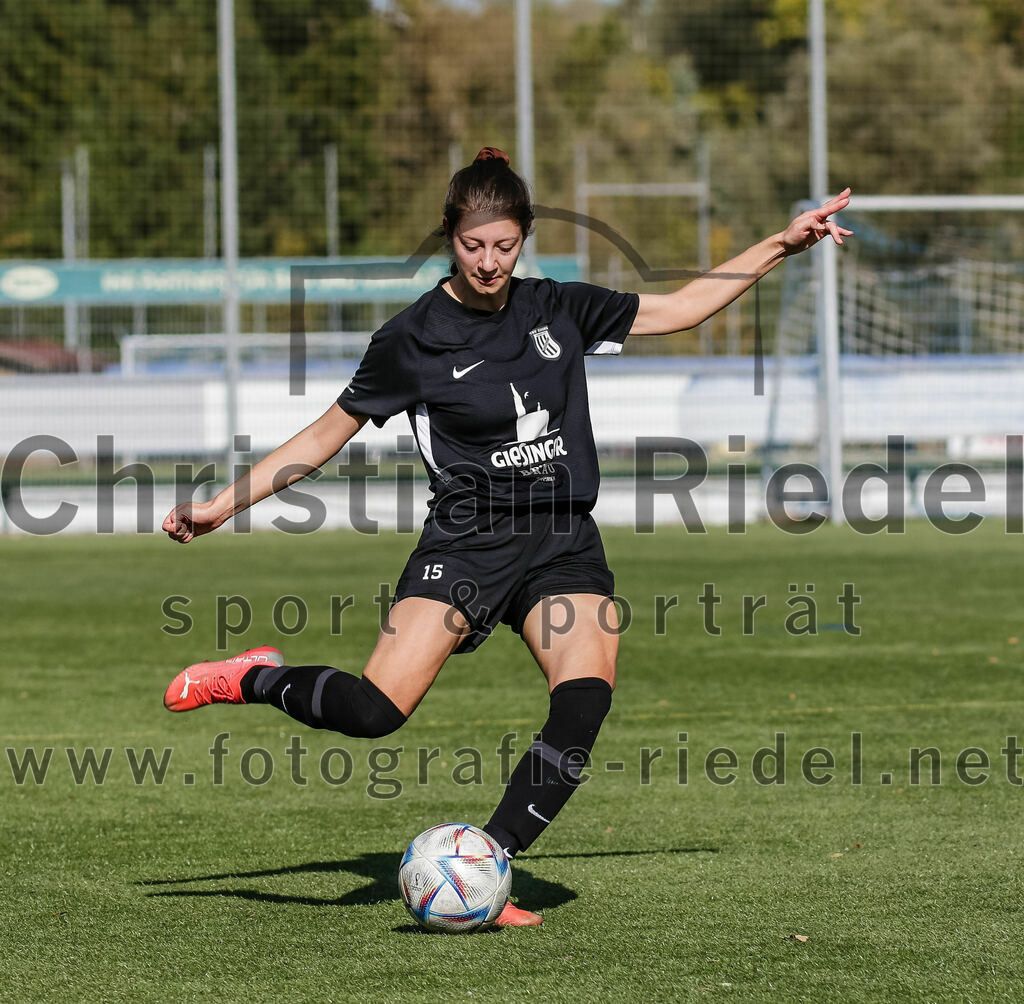 2023-10-21_090_FC_Langengeisling_gegen_TSV_Eching | Erding, Deutschland, 21.10.2023:
Fußball, Bezirksoberliga 2023 / 2024, 8. Spieltag, FC Langengeisling gegen TSV Eching, Endergebnis: 0:0

Anika Aberl (TSV Eching, #15)

Foto: Christian Riedel / fotografie-riedel.net