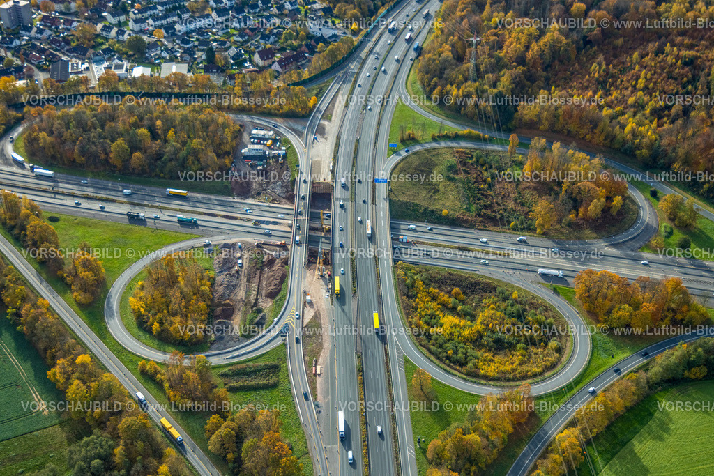 Schwerte251100159WesthovenerKreuz | Luftbild, Westhofener Kreuz Autobahnkreuz mit Autobahn A1 und Autobahn A45, Baustelle mit Brückenbauarbeiten, Bäume in Herbstfarben, Schwerte, Ruhrgebiet, Nordrhein-Westfalen, Deutschland