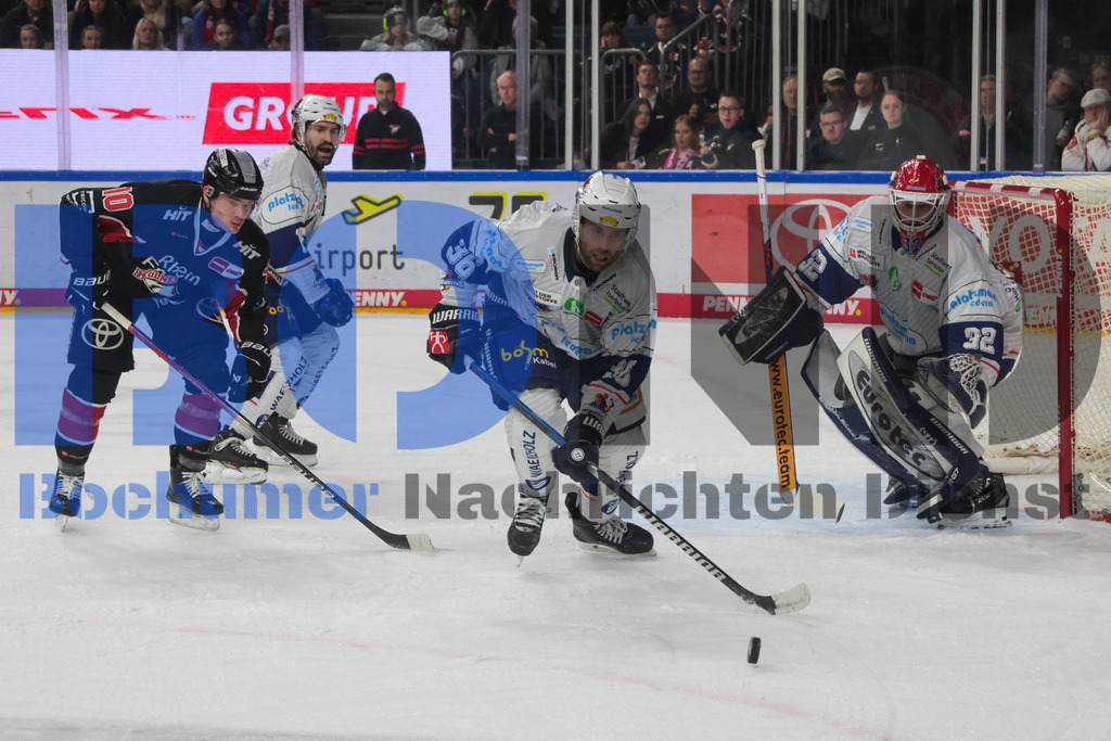 SES_KOLISE20250119-36 | bond - Realisiert mit Pictrs.com