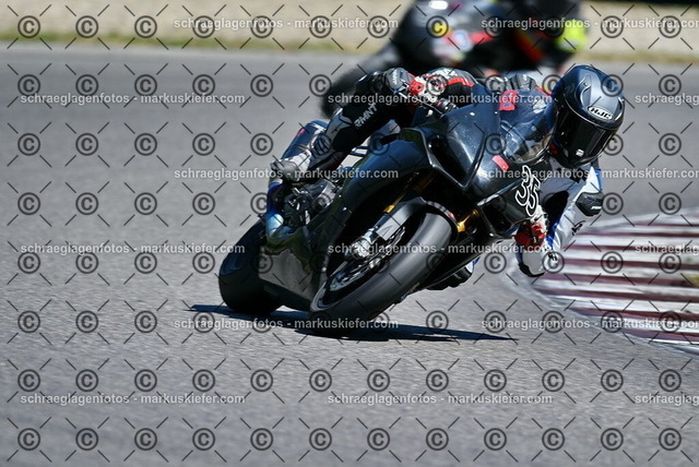 26bt04-0415 | markuskiefer.com - Realisiert mit Pictrs.com