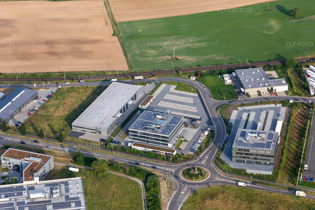 Luftbild: Industrie- und Gewerbegebiet Nord mit ITK Engineering GmbH,KS Cartec Kfz Meisterwerkstatt, Transac, Kardex Software GmbH und Resinnovation GmbH in Rülzheim im Bundesland Rheinland-Pfalz in Deutschland. Foto: IMG_120791.jpg vom 03.06.2020 durch Werner Riehm/FLY-FOTO.de