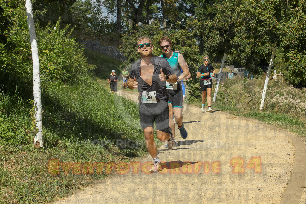 250824_1232_EX1_9673 | Sportfotografie im Rhein-Sieg Kreis, Köln, Bonn, NRW, Rheinland Pfalz, Hessen, etc. Unser Tätigkeitsfeld umfasst den Laufsport vom Volkslauf über den Marathon, Duathlon, Triathon bis zum Ultralauf wie Kölnpfad Ultra oder Schindertrail.