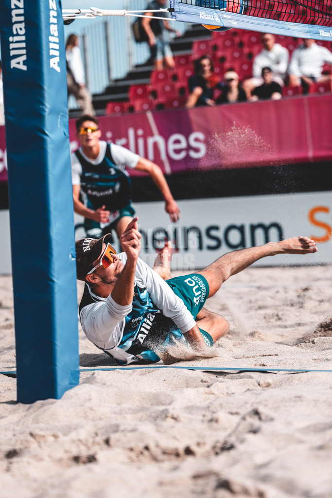Beachvolleyball | Männer | Allianz German Beach Tour 2024 | Tourstop Kühlungsborn | 10.08.2024 | Niklas Held rettet den Ball
