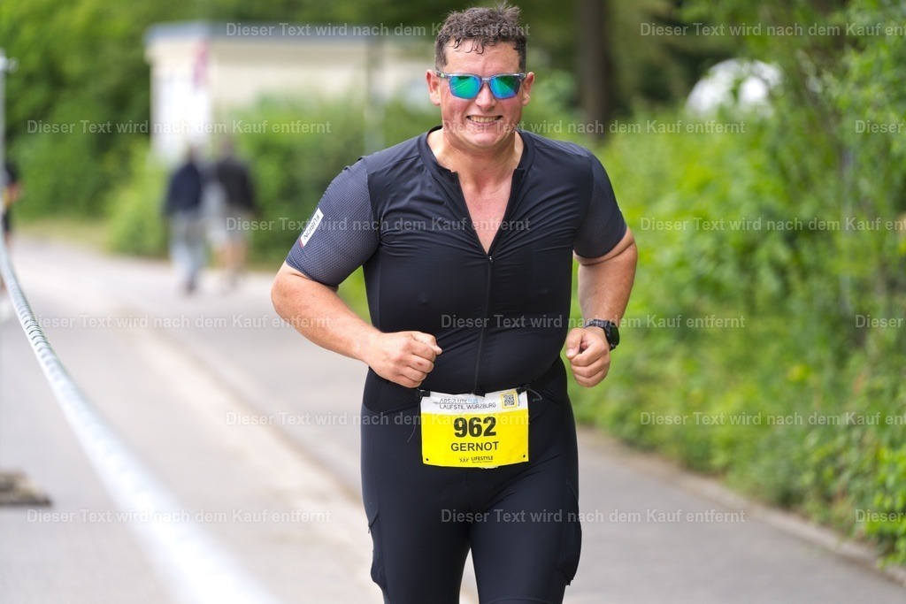 triathlon_wuerzburg_l_2026_06_14-1300 | Shop für Fotos von Sportevents z.B. Obstacle Course Racing, OCR, Triathlon, Trail Run und MTB - Realisiert mit Pictrs.com
