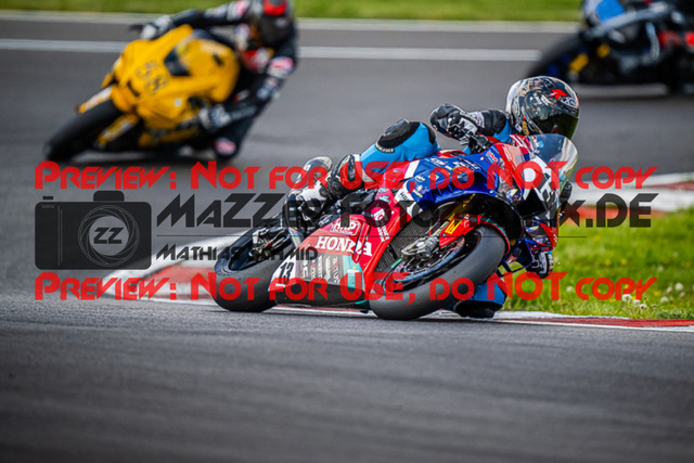 MaZZes_FotoMatrix_220507_99257 | Fotograf Mathias Schmid
Sportfotograf,
Eventfotograf,
Hochzeitsfotograf,
Portraitfotograf