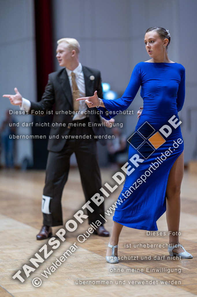 20230812-02413 | Hier finden Sie Tanz Bilder vom Latein und Standard Formationen tanzen. Sportbilder vom Tanzsport. Schöne Fotos und von Weltmeisterschaft, Europameisterschaft, Bundesliga, Regionalliga, Oberliga und Landesliga sowie von GOC Stuttgart, DanceComp, WM Bremen