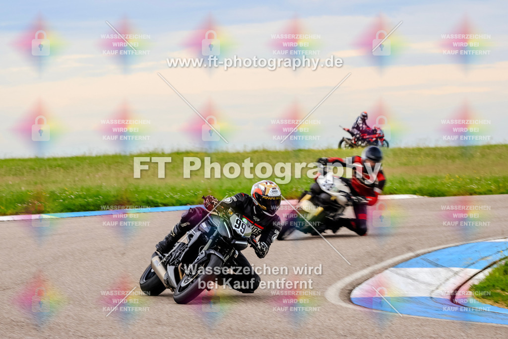 MotoTeam-2005 | Hier findet Ihr Bilder von Touristenfahrten auf der Nürburgring Nordschleife oder von anderen Veranstaltungen die ich besucht habe. Viel Spass beim Durch Schauen 