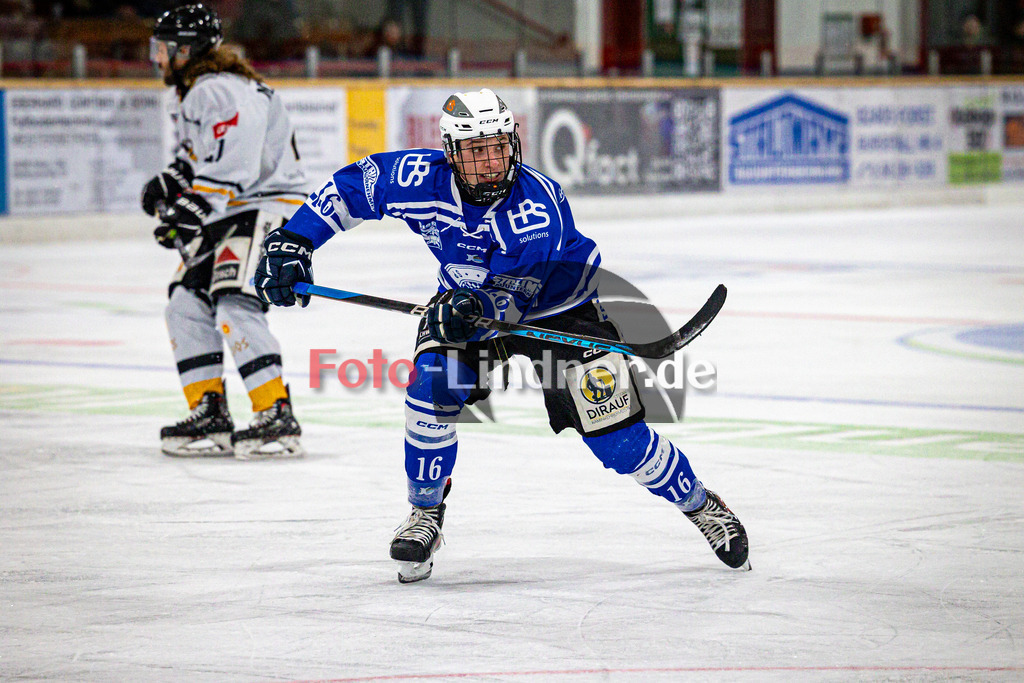 SC Forst NATURE BOYS gegen WANDERERS Germering | Eishockey Landesliaga Herren Gruppe A 2024/2025, SC Forst NATURE BOYS gegen WANDERERS Germering, 20241025,Simon FEND (Nature Boyz 16) in Aktion, Sprint,2024-10-25 in Peißenberg (Eisstadion Peißenberg), Simon FEND (Nature Boyz 16)Copyright: WolfgangxLindner www.foto-lindner.de