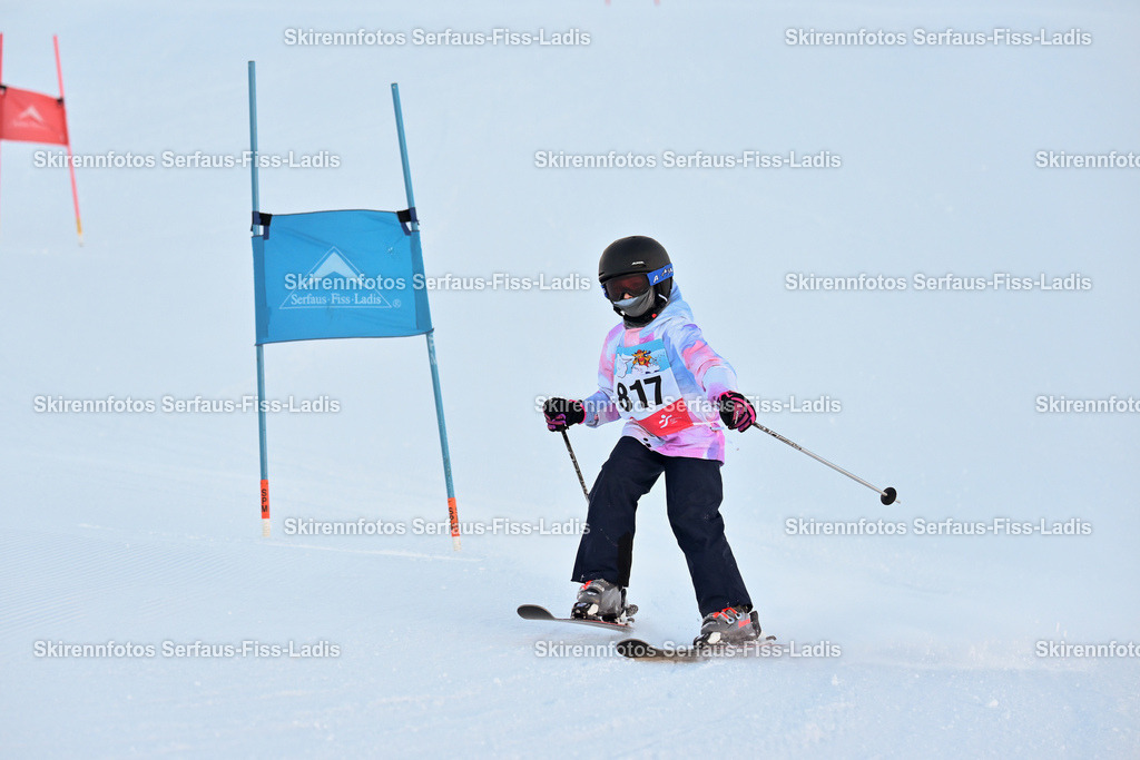 SRF_25.12.2025_0059 | Skirennfotos,Serfaus,Fiss,Ladis,Kinderskirennen,Winter,Tirol,Oberland,skirace,SFL,feelfree,weil wir's genießen,ski,Ski,skifahren,Sonnenplateau, - Realisiert mit Pictrs.com