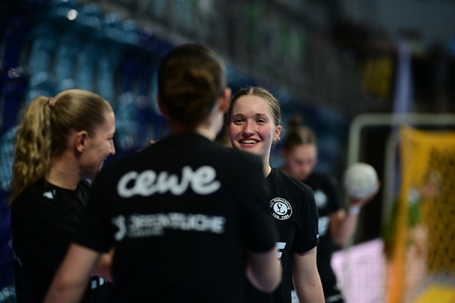 Handball I Frauen I Saison 2025-2026 I 1. HBF I 9. Spieltag I VfL Oldenburg - HSG Blomberg-Lippe I 72958 | Der Sportfotograf. - Realisiert mit Pictrs.com