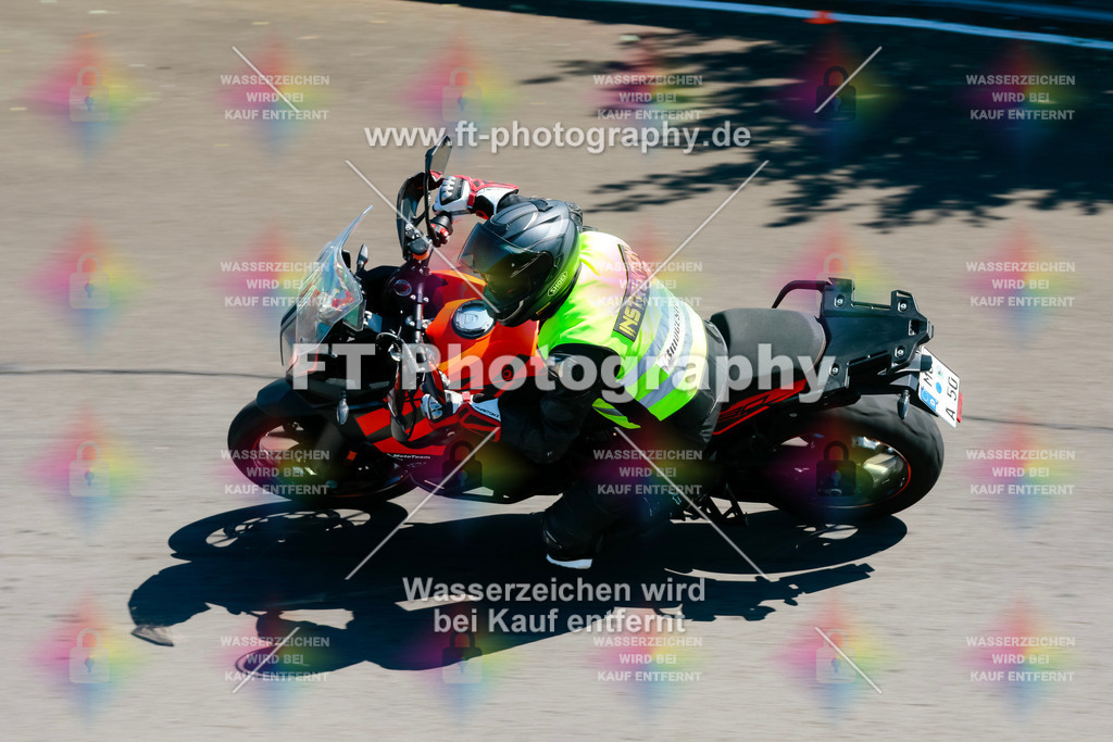 Moto-TeamOBK-21943 | Hier findet Ihr Bilder von Touristenfahrten auf der Nürburgring Nordschleife oder von anderen Veranstaltungen die ich besucht habe. Viel Spass beim Durch Schauen 