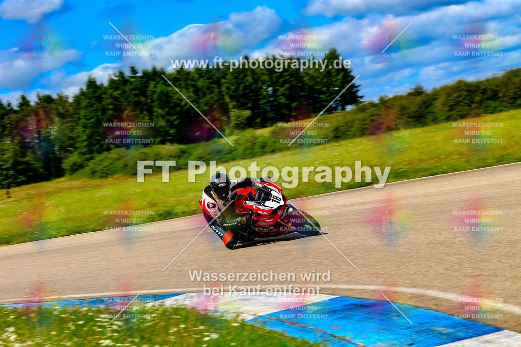 018-6588 | Hier findet Ihr Bilder von Touristenfahrten auf der Nürburgring Nordschleife oder von anderen Veranstaltungen die ich besucht habe. Viel Spass beim Durch Schauen 