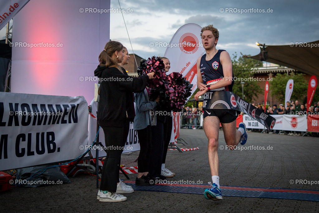 22. ASV Nachtlauf; Koeln, 28.05.25 | Impressionen vom 22. ASV Nachtlauf am 28.05.25 am Tanzbrunnen in Koeln. Foto: BEAUTIFUL SPORTS/Axel Kohring