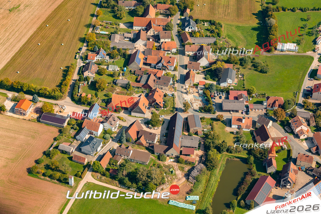 Schrägluftbild  Rennhofen  Emskirchen - Das Luftbild wurde 2025 vom UL-Flugzeug heraus erstellt ( keine Drohne ) - Hochauflösende Luftaufnahme -Nicht vergleichbar mit Google Maps oder Satelittenbilder- Die Geschenkidee !Mit Lizenz und Bildrechte bestellbar