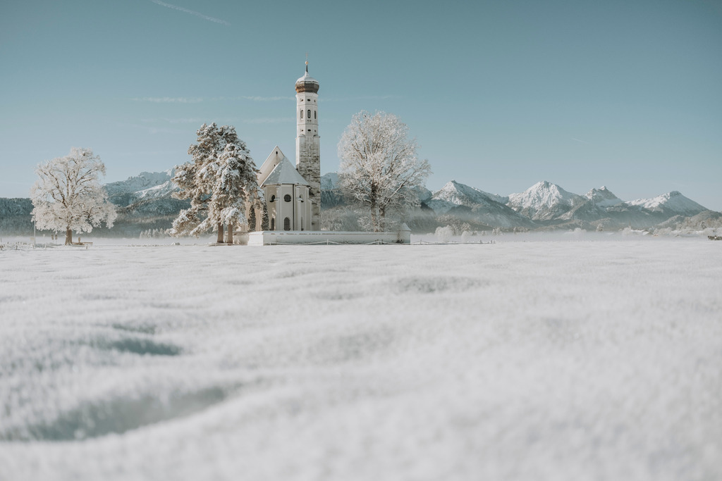 Allgäu Wandbild - St. Coloman Kirche im Winter | Michael Helmer - Allgäu Bilder auf Leinwand bestellen