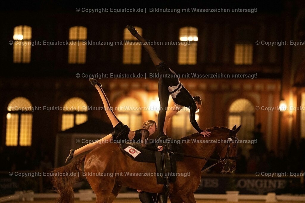 20230527_Voltigieren_NASPA_Flutlicht_1021 | equistock