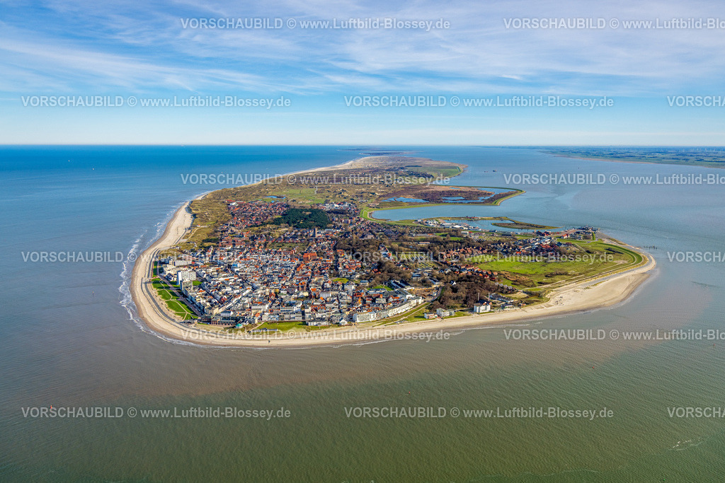 Aurich251104836Norderney | Luftbild, Norderney Ostfriesiche Insel Gesamtansicht mit Sandstrand an der Nordsee, Fernsicht und Horitont, Norderney, Norddeutschland, Ostfriesland, Niedersachsen, Deutschland