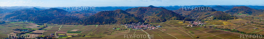 Panorama  Perspektive der  Wald und Berglandschaft des Haardtrands des Pfälzerwaldes | Luftbild: Panorama  Perspektive der  Wald und Berglandschaft des Haardtrands des Pfälzerwaldes in Eschbach im Bundesland Rheinland-Pfalz in Deutschland. Foto: IMG_34582-Bearbeitet.jpg vom 26.10.2010 durch Werner Riehm/FLY-FOTO.de - Realisiert mit Pictrs.com