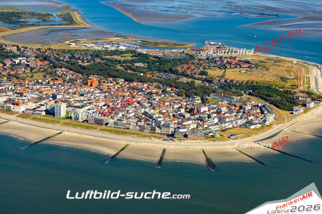Aktuelles Luftbild von  Norderney - Die Luftaufnahme wurde 2022 mittels UL-Flugzeug erstellt ( keine Drohne ) - hochauflösende Kamera-Systeme von  Canon -Beste Qualität - Für grossformatige Ausdrucke geeignet. Die Geschenkidee !